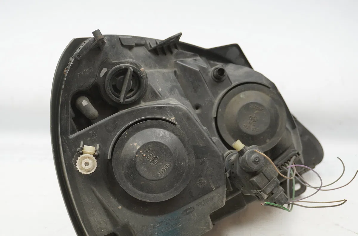 Phare gauche Renault CLIO II (BB_, CB_) 1.2 16v (bb05, bb0w, bb11, bb27, bb2t, bb2u, bb2v, cb05,... (2001-2016) 3 portes