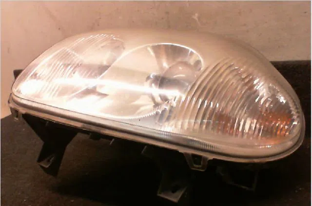 Phare gauche Renault CLIO II (BB_, CB_) 1.2 (bb0a, bb0f, bb10, bb1k, bb28, bb2d, bb2h, cb0a,... (1998-2010) 5 portes occ