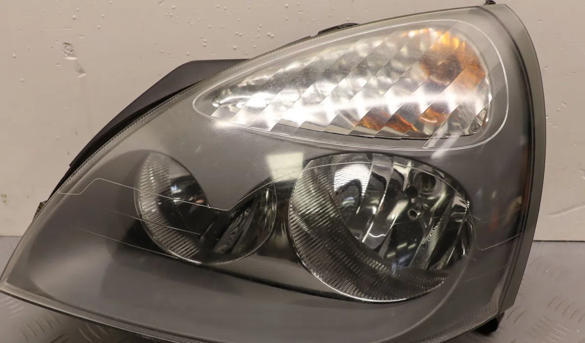 Phare gauche Renault CLIO II (BB_, CB_) 1.4 16v (b-cb0p, bb13) (2000-2008) 5 portes occasion