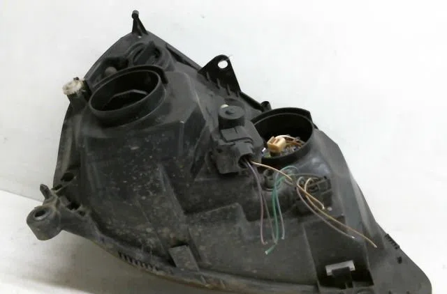 Phare gauche Renault CLIO II (BB_, CB_) 1.5 dci (b-cb08) (2001-2005) 5 portes occasion