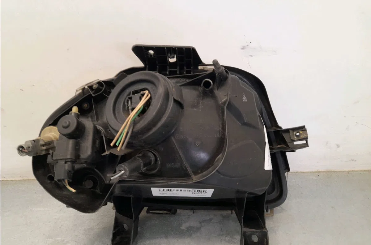 Phare gauche Renault CLIO II (BB_, CB_) 1.6 (b-cb0d, bb00) (1998-2005) occasion