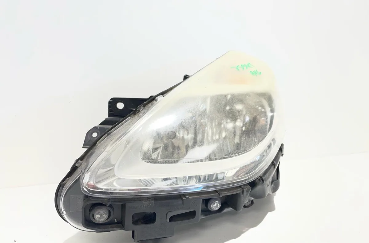 Phare gauche Renault CLIO III (BR0-1, CR0-1) 1.2 16v (br02, br0j, br11, cr02, cr0j, cr11) (2005-2014) 5 portes occasion