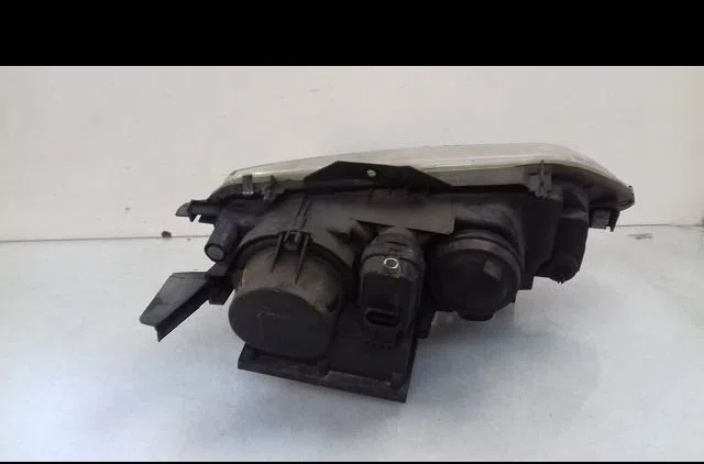 Phare gauche Renault ESPACE III (JE0_) 2.2 dci (je0k) (2000-2002) 5 portes occasion