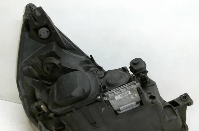 Phare gauche Renault ESPACE IV (JK0-1_) 2.0 dci (jk01, jk02, jk1j, jk1k, jk1h) (2006) occasion