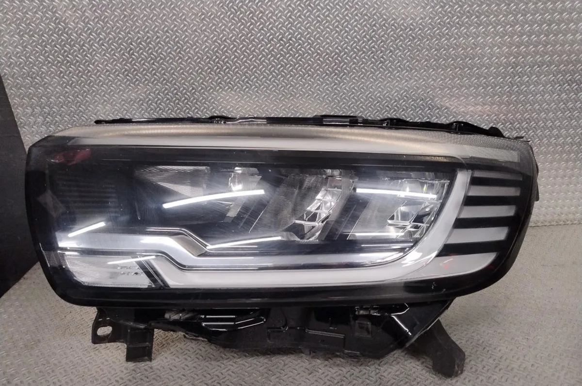 Phare gauche Renault KANGOO III Monospace Tce 130 (kjmb) (2021) occasion