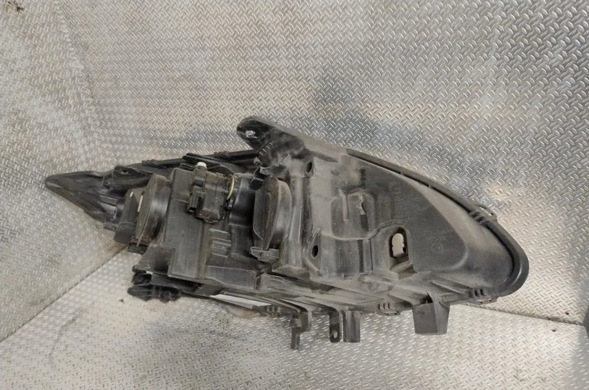 Phare gauche RENAULT LAGUNA 3  LAGUNA 3 PHASE 2 occasion