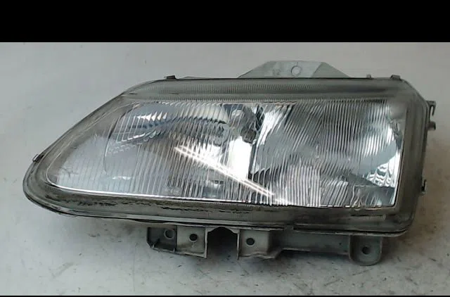 Phare gauche Renault LAGUNA I (B56_, 556_) 1.8 (b56s-t-0) (1995-2001) occasion