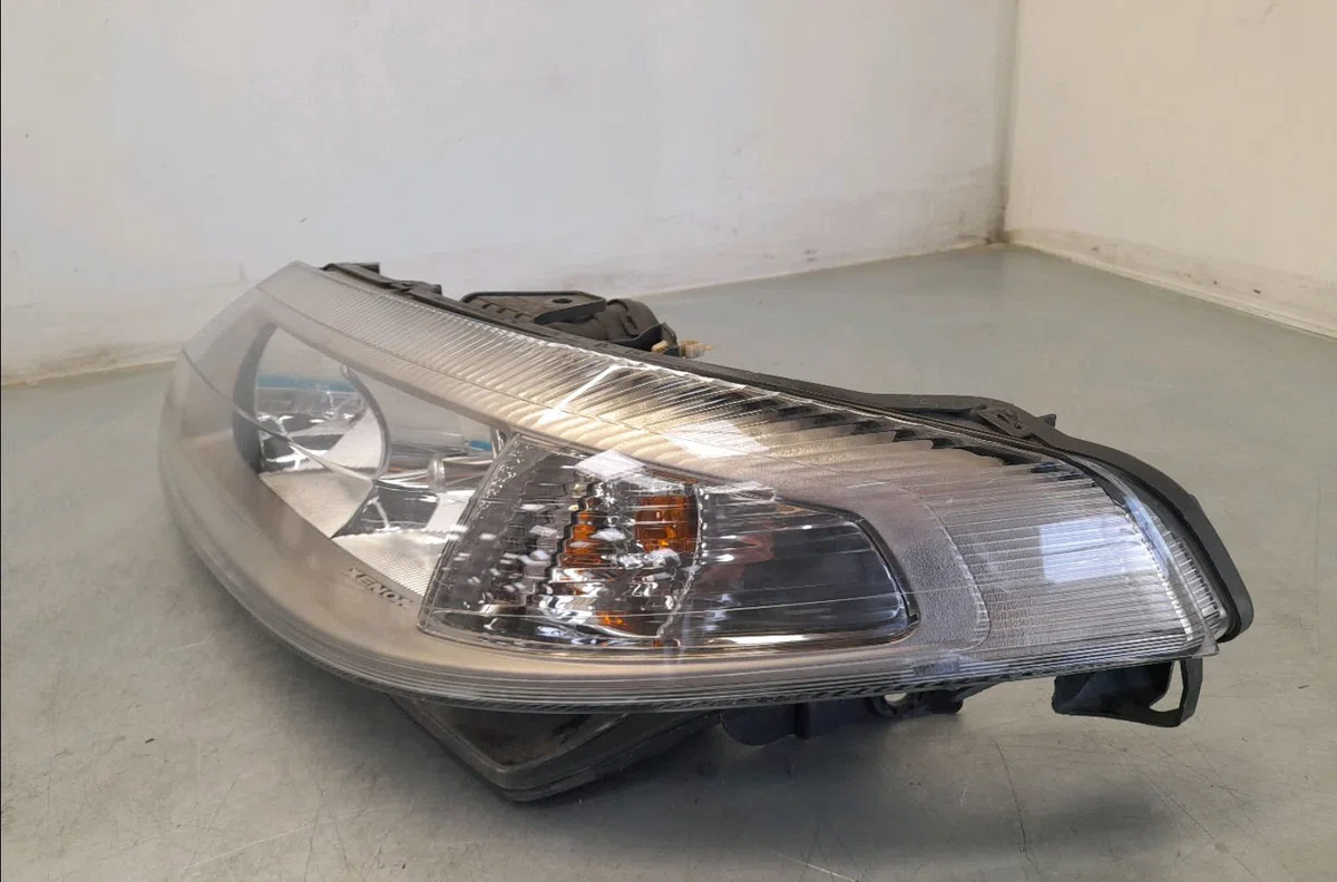 Phare gauche RENAULT LAGUNA II  1.8i 117ch occasion