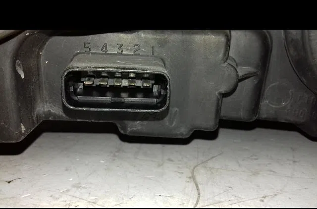 Phare gauche Renault LAGUNA II (BG0-1_) 2.0 16v (bg00, bg0k, bg0p, bg0w) (2002-2007) 5 portes occasion