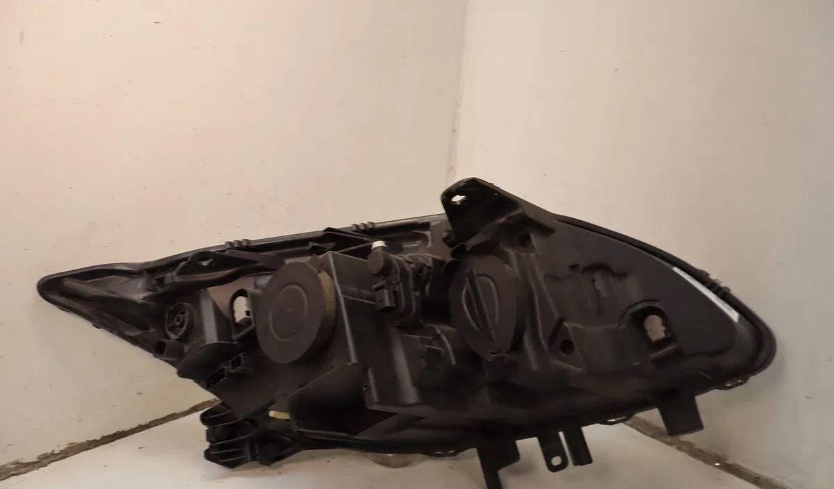 Phare gauche Renault LAGUNA III (BT0-1) 1.5 dci (bt00, bt0a, bt0t, bt1j) (2007-2015) 5 portes occasion
