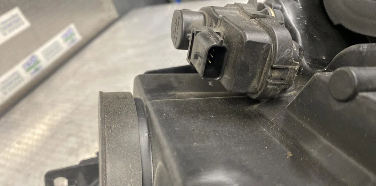Phare gauche Renault LAGUNA III (BT0-1) 2.0 dci (bt07, bt0j, bt14, bt1a, bt1s) (2007-2015) 5 portes occasion