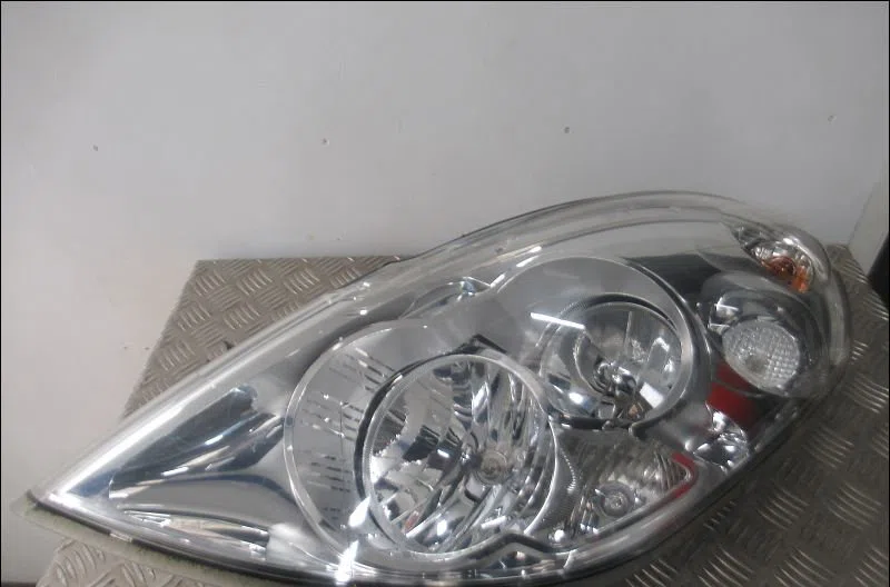 Phare gauche Renault MASTER III Camionnette (FV) 2.3 dci 125 rwd (fv0c, fv0d, fv0h, fv0j, fv0a, fv0k) (2010) occasion