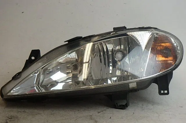 Phare gauche RENAULT MEGANE 2000 occasion
