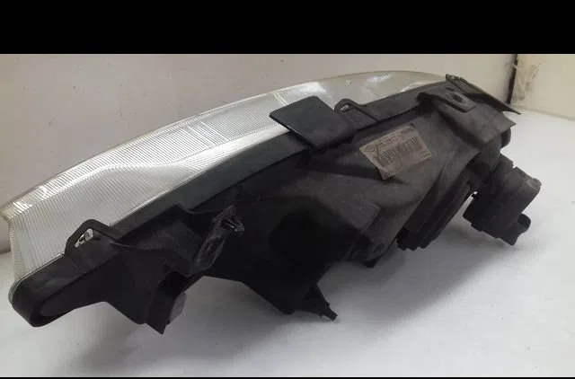 Phare gauche Renault MEGANE I (BA0-1_) 1.4 16v (ba0d, ba1h, ba0w, ba10) (1999-2003) occasion