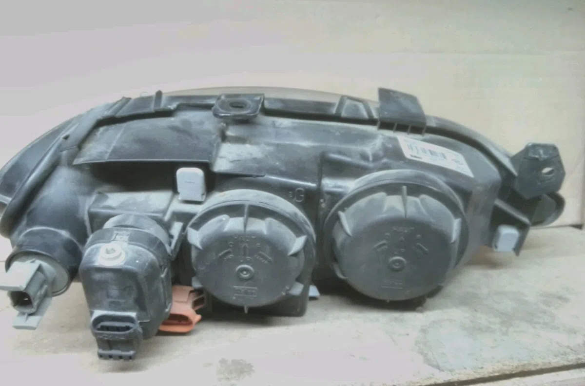 Phare gauche Renault MEGANE I (BA0-1_) 1.9 d eco (ba0a, ba0u, ba0r) (1996-2003) occasion