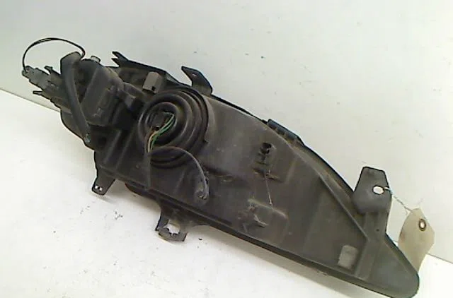 Phare gauche Renault MEGANE I (BA0-1_) 1.9 d eco (ba0a, ba0u, ba0r) (1996-2003) occasion