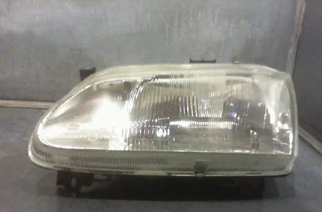 Phare gauche Renault MEGANE I (BA0-1_) 1.9 d eco (ba0a, ba0u, ba0r) (1996-2003) occasion