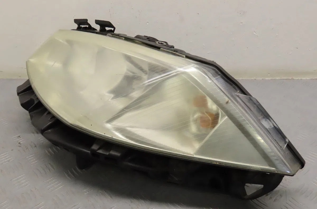 Phare gauche Renault MEGANE II (BM0-1_, CM0-1_) 1.5 dci (bm02, bm13, bm2a, cm02, cm13) (2003-2008) occasion