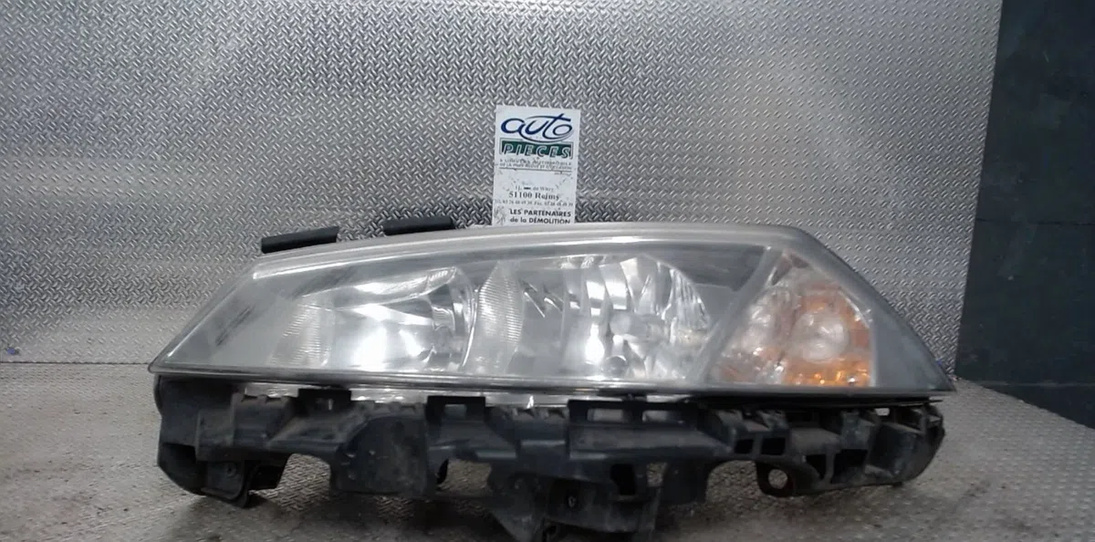 Phare gauche Renault MEGANE II (BM0-1_, CM0-1_) 1.5 dci (bm1e, cm1e) (2005-2008) occasion