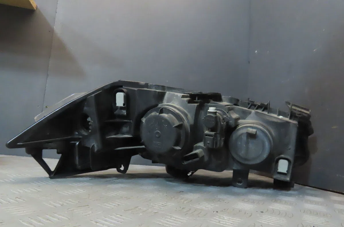 Phare gauche Renault MEGANE II (BM0-1_, CM0-1_) 1.9 dci (bm0g, cm0g) (2002-2008) 5 portes occasion