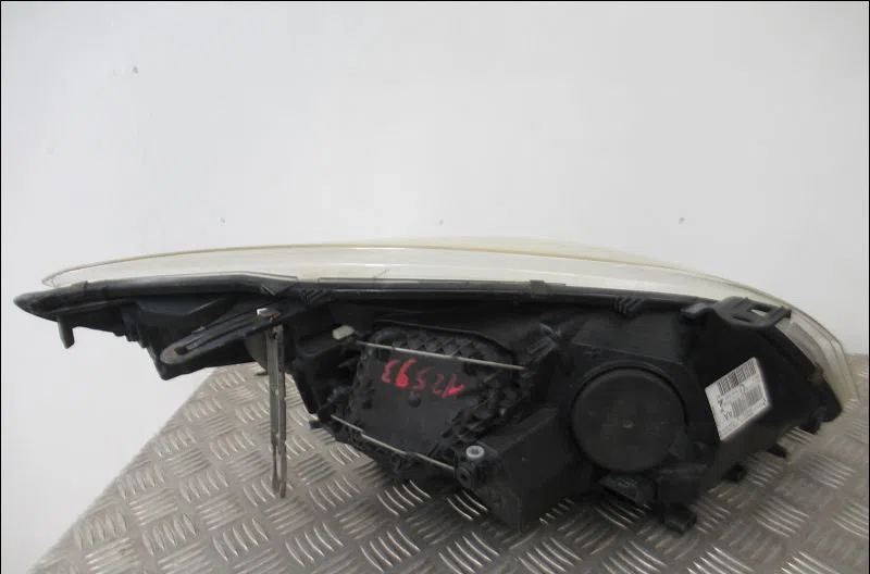 Phare gauche Renault MEGANE III 3-5 portes (BZ0-1_, B3_) 1.5 dci (2009) 5 portes occasion