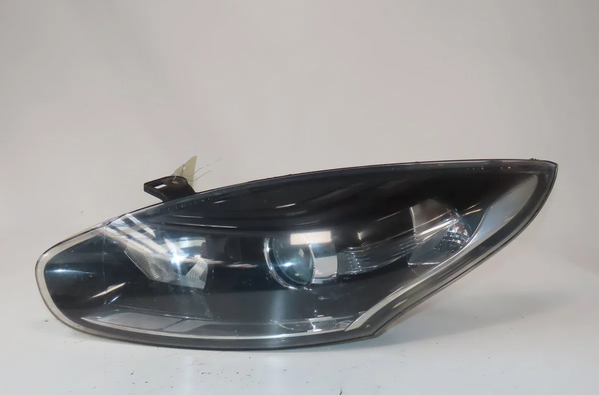 Phare gauche Renault MEGANE III 3-5 portes (BZ0-1_, B3_) 1.5 dci (bz09, bz0d, bz1w, bz29, bz14) (2009) 5 portes occasion