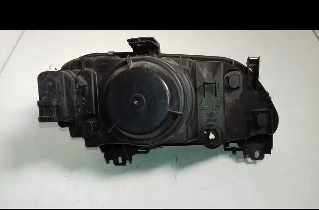Phare gauche Renault MEGANE Scenic (JA0-1_) 1.6 16v (ja0b, ja04, ja11, ja00) (1998-1999) occasion