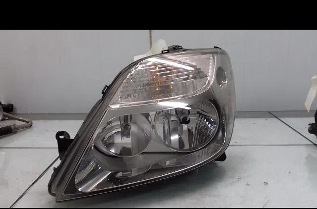 Phare gauche Renault MEGANE Scenic (JA0-1_) 1.6 16v (ja0b, ja04, ja11, ja00) (1998-1999) occasion
