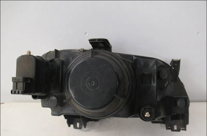 Phare gauche Renault MEGANE Scenic (JA0-1_) 1.6 e (ja0f) (1996-1999) occasion