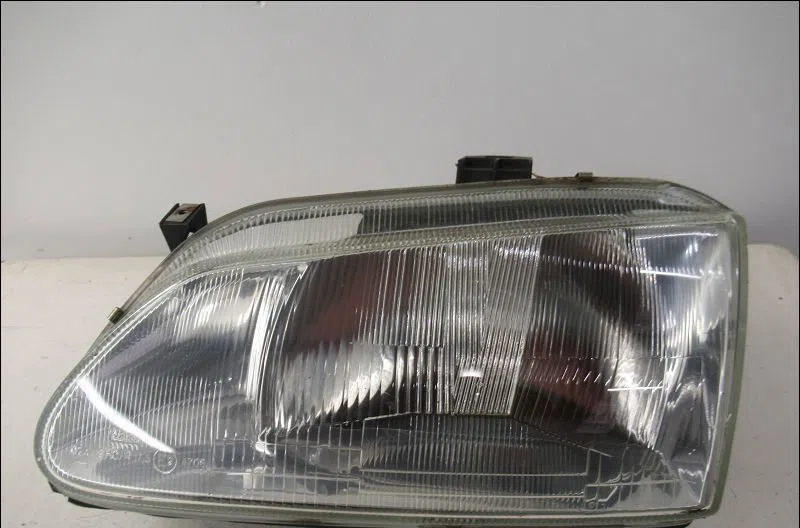 Phare gauche Renault MEGANE Scenic (JA0-1_) 1.6 e (ja0f) (1996-1999) occasion
