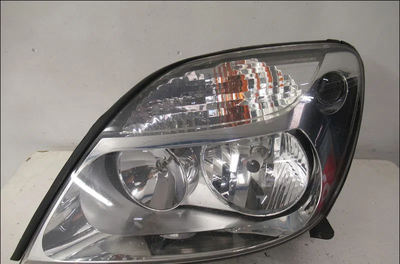 Phare gauche Renault MEGANE Scenic (JA0-1_) 1.9 dti (ja0n) (1997-1999) occasion
