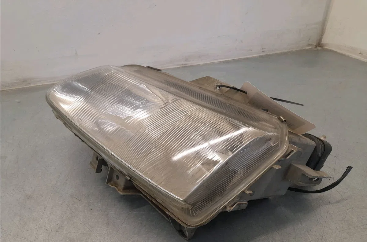 Phare gauche RENAULT SAFRANE  2.2 DT occasion