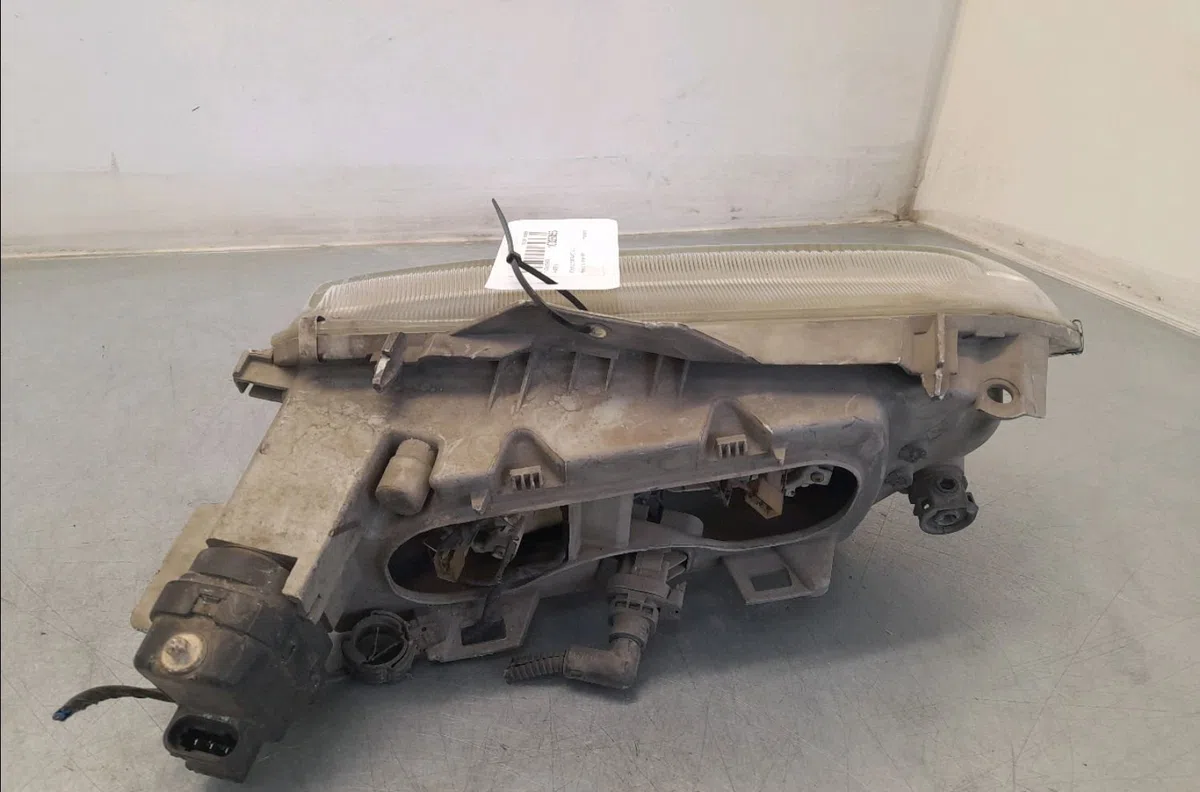 Phare gauche RENAULT SAFRANE  2.2 DT occasion