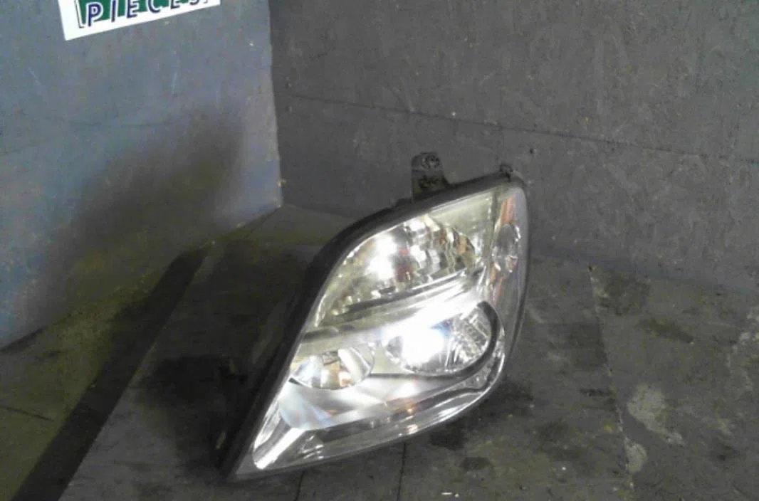 Phare gauche RENAULT SCENIC 1  SCENIC 1 PHASE 2 occasion