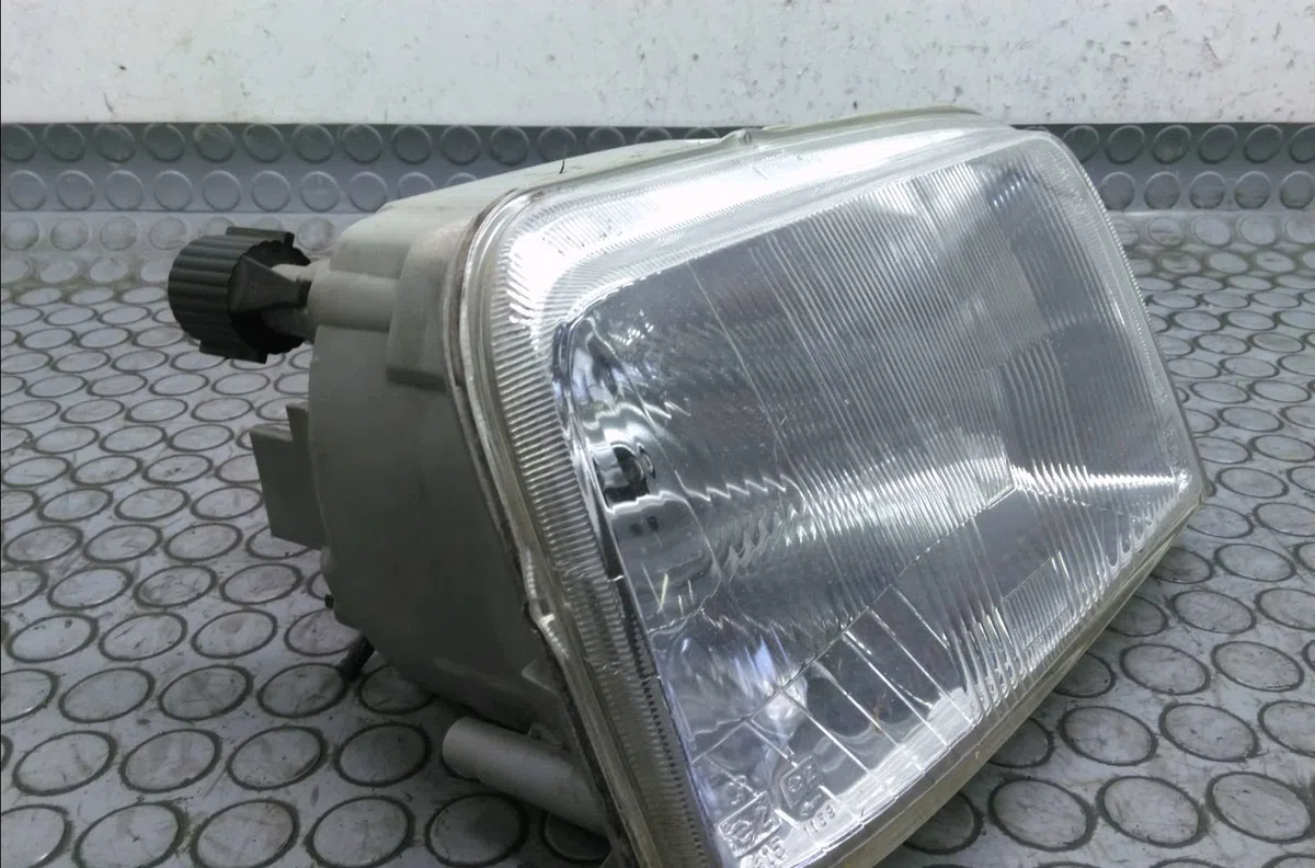 Phare gauche Renault SUPER 5 (B-C40_) 1.4 cat (b-c-407) (1985-1996) occasion