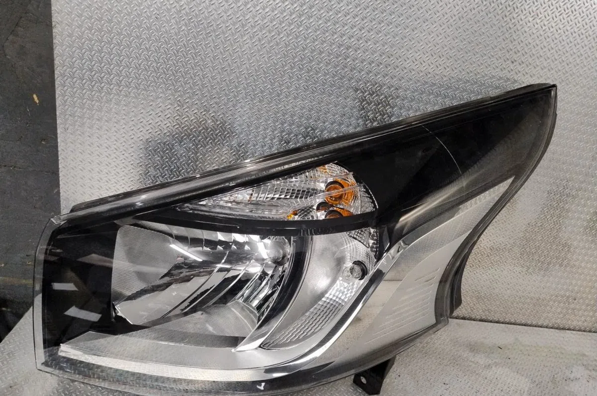 Phare gauche RENAULT TRAFIC 3  TRAFIC 3 LONG PHASE 2 occasion