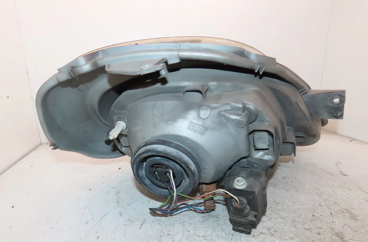 Phare gauche Renault TRAFIC II Camionnette (FL) 1.9 dci 80 (fl0b) (2001-2006) occasion