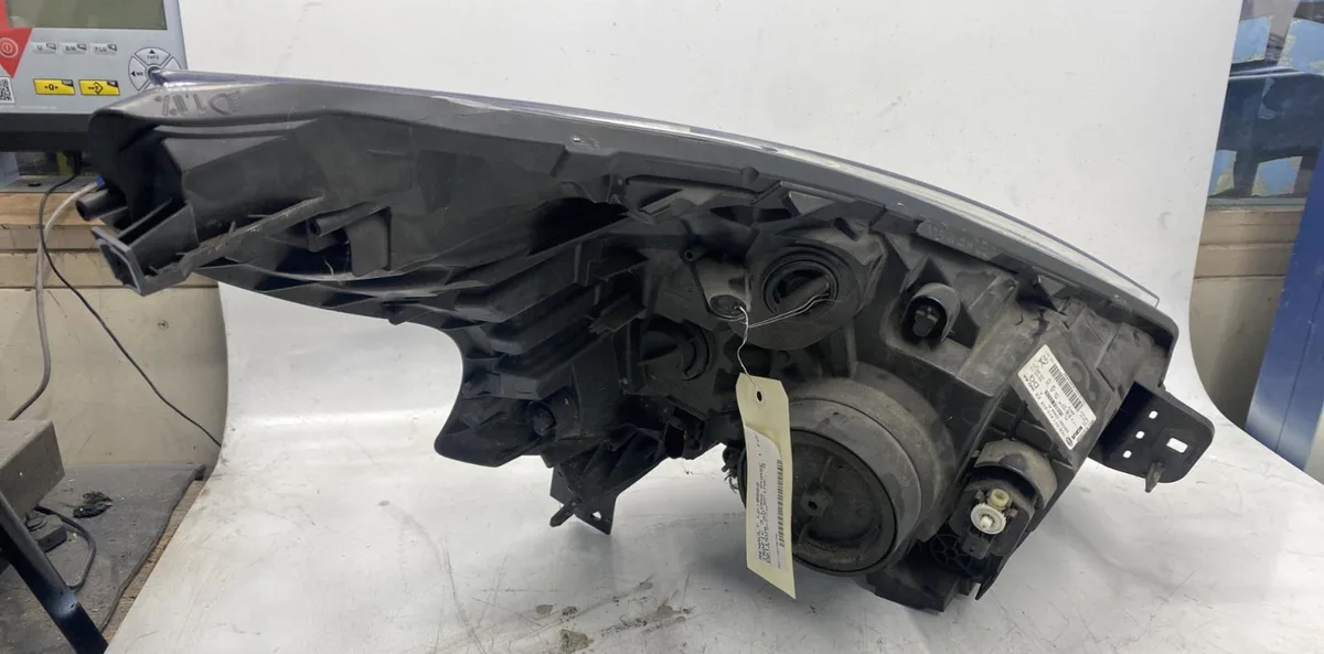 Phare gauche Renault TRAFIC III Camionnette (FG_) 1.6 dci 120 (fgmb) (2014) occasion