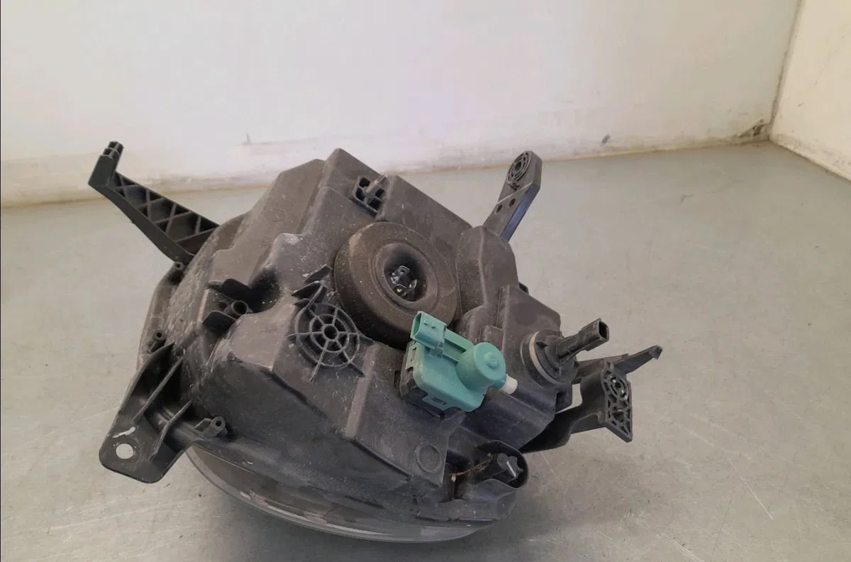 Phare gauche Renault TWINGO III (BCM_, BCA_) 0.9 tce 90 (2014) 5 portes occasion