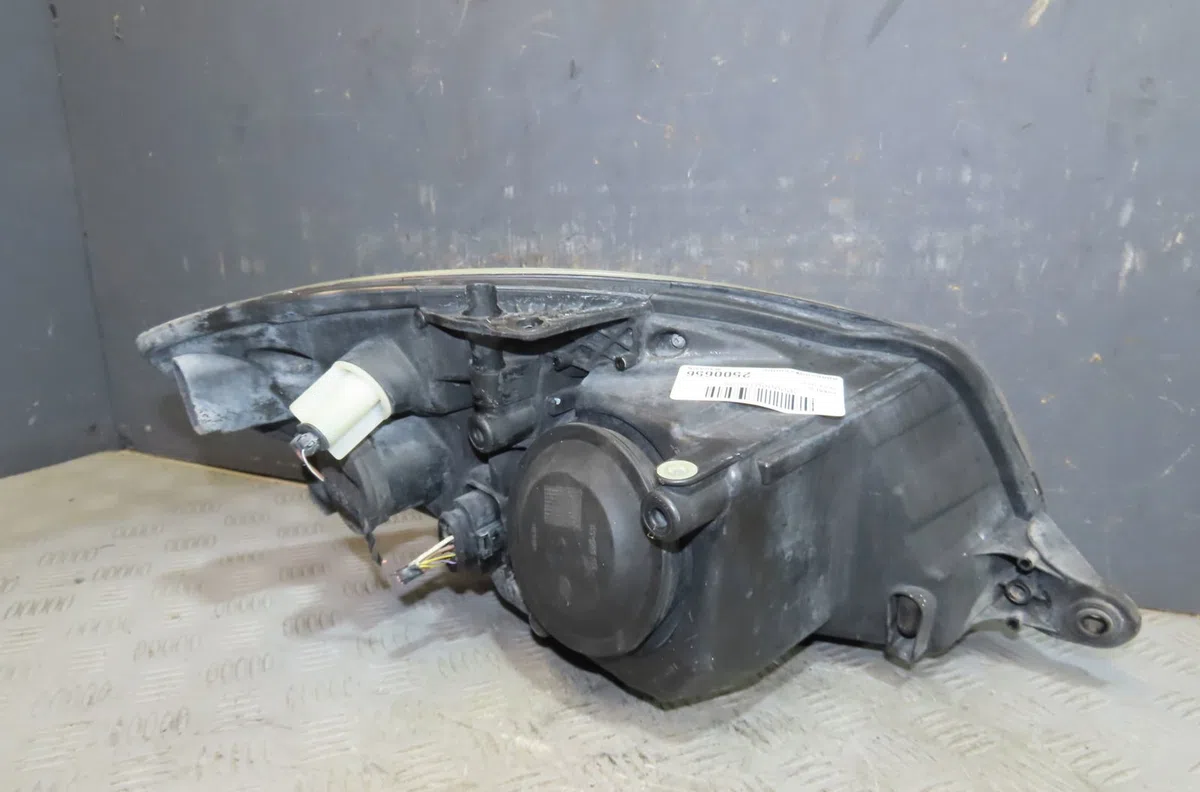 Phare gauche Skoda FABIA II (542) 1.9 tdi (2007-2010) occasion