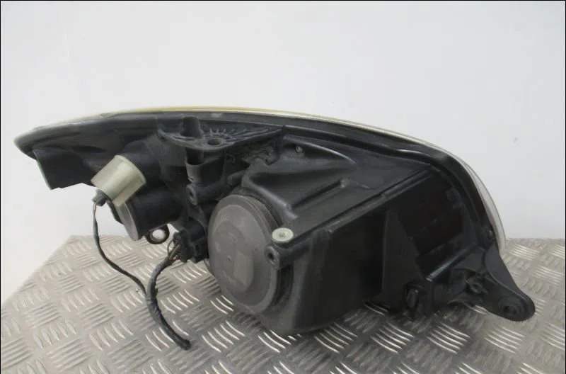 Phare gauche Skoda FABIA II Combi (545) 1.9 tdi (2007-2010) occasion