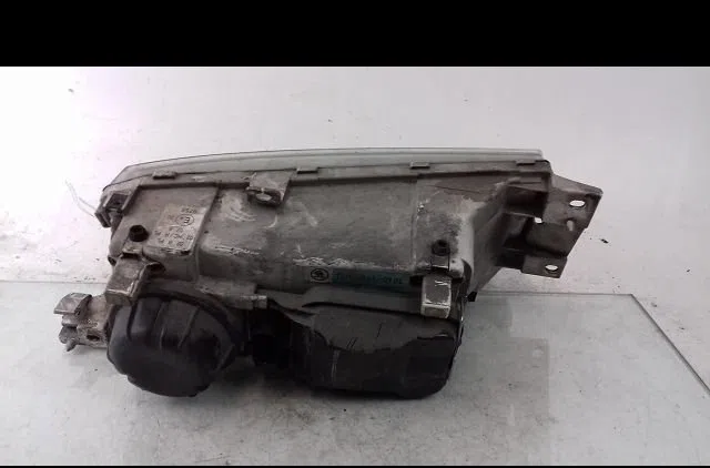 Phare gauche Skoda OCTAVIA I (1U2) 1.9 tdi (1996-2010) occasion
