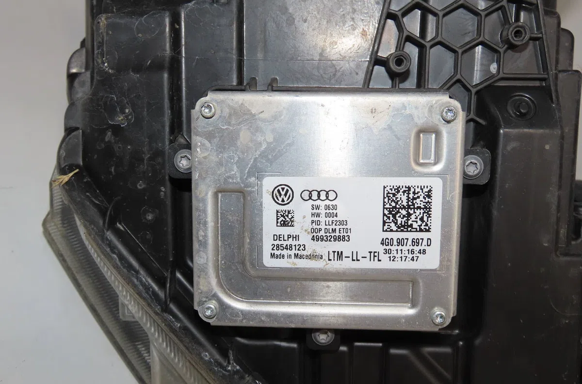 Phare gauche Skoda OCTAVIA III Combi (5E5, 5E6) 2.0 tdi - tdi rs 4x4 (2013-2020) occasion