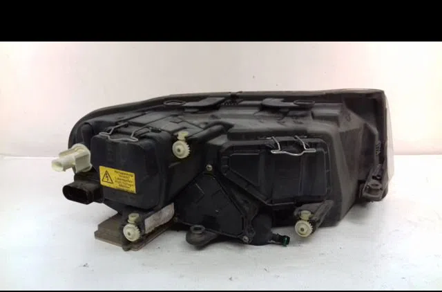 Phare gauche Skoda SUPERB I (3U4) 1.9 tdi (2001-2008) occasion