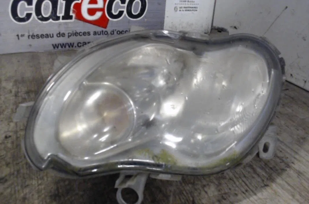 Phare gauche Smart FORTWO Coupé (450) 0.8 cdi (450.300, 450.301, 450.302, 450.303, 450.306) (2004-2007) occasion