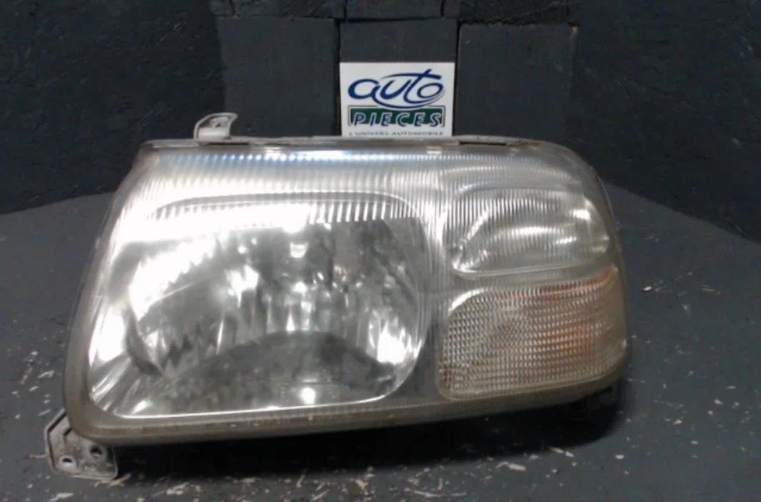 Phare gauche Suzuki GRAND VITARA I (FT, HT) 2.0 td 4x4 (sq 420d) (1998-2003) occasion