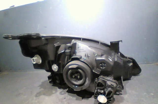 Phare gauche Suzuki LIANA 3-5 portes 1.6 4wd (2001-2007) occasion