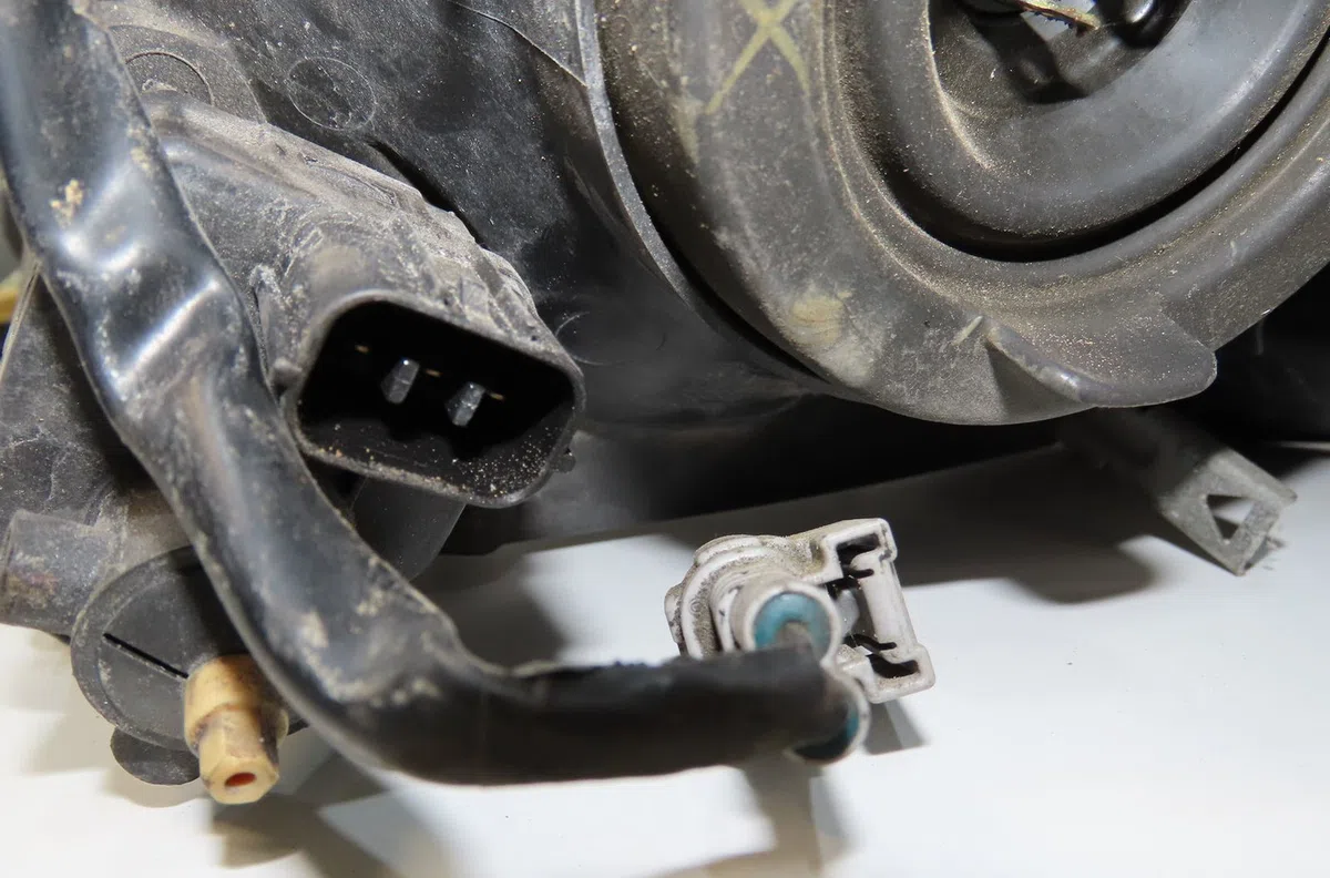 Phare gauche Suzuki SWIFT III (MZ, EZ) 1.3 (rs 413) (2005) occasion