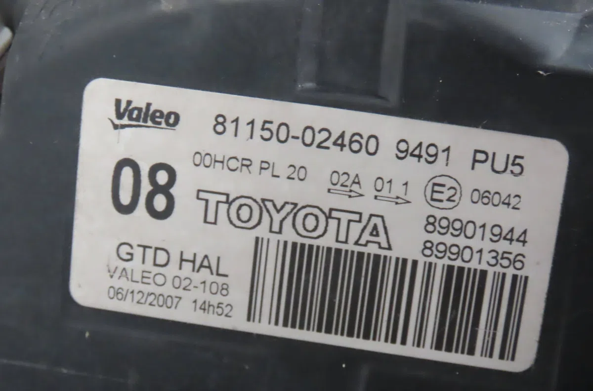 Phare gauche Toyota AURIS (_E15_) 1.4 d-4d (nde150_) (2007-2012) 3 portes occasion