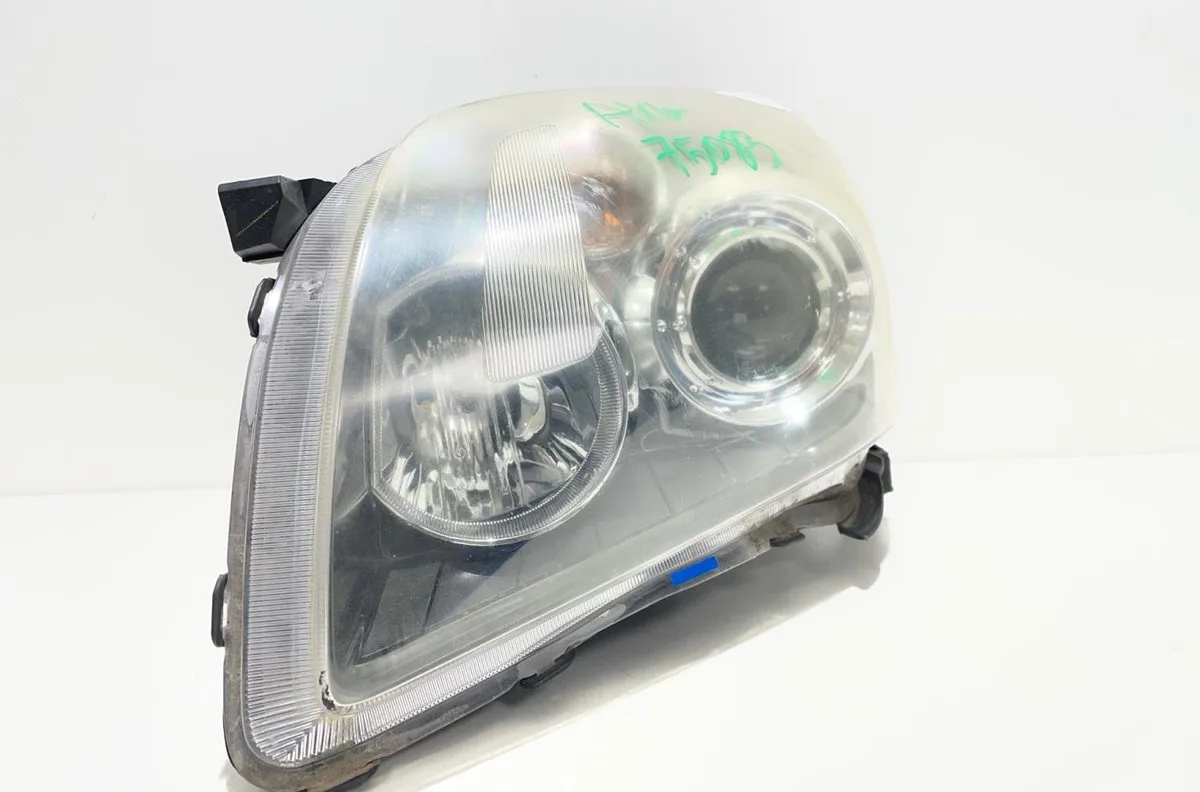 Phare gauche Toyota AVENSIS Break (_T25_) 2.0 d-4d (adt250_) (2006-2008) occasion